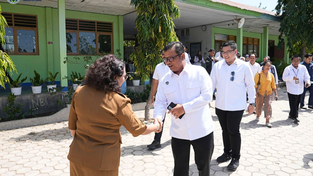 BGN Bengkulu Selatan Bersama BPOM dan PCO RI Tinjau Pelaksanaan MBG di Kupang