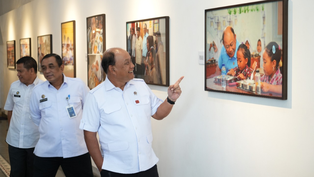 Kepala Badan Gizi Nasional Bengkulu Selatan Apresiasi Pameran Fotografi Satu Tahun BGN Bengkulu Selatan